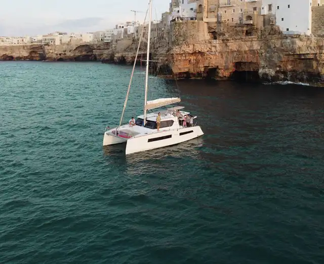 Tour in Catamarano a Polignano a Mare
